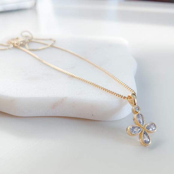 Four Leaf Clover Necklace | 14k Gold Filled - Picture 6 of 8